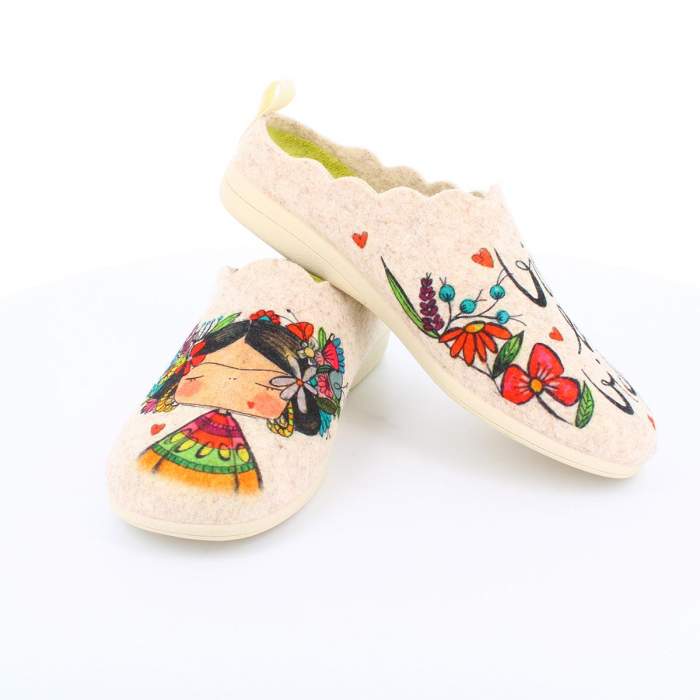 zapatillas de estar por casa con ilustraciones madebycarol