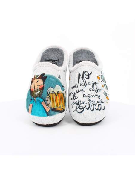 Zapatillas de estar por casa con mensajes originales para hombre en color gris con ilustración de Birra