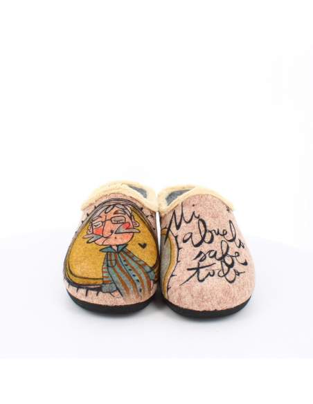 zapatillas de estar por casas para abuelos con ilustración orignal en color marrón