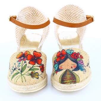 Zapatos cuña de mujer color beige