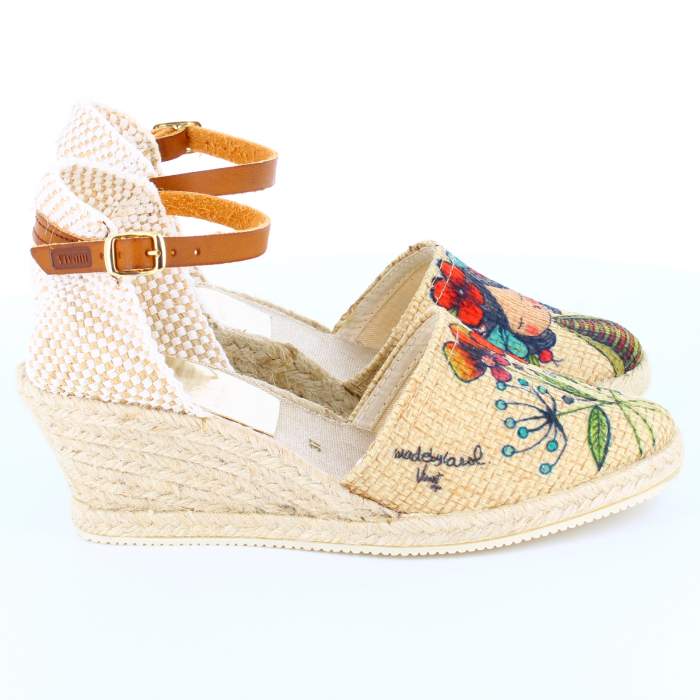 cuñas de mujer de esparto con plataforma en color beige y diseño de madebycarol