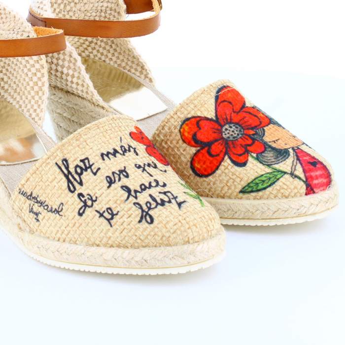 Sandalias de esparto color beige para mujer con ilustración