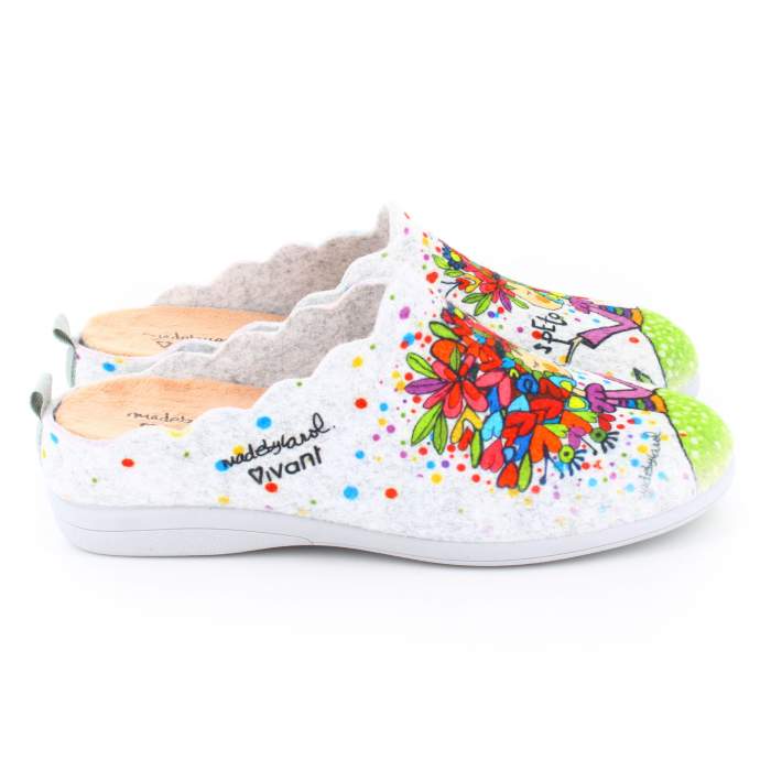 vista lateral de zapatillas de fieltro gris para mujer con el mensaje "respeto"