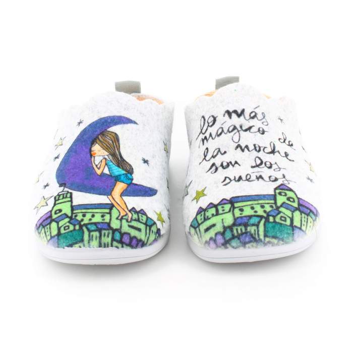 vista frontal de las zapatillas de estar por casa para mujer de vivant vista frontal de las zapatillas de estar por casa para mujer de vivant