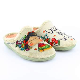 Vista frontal de las zapatillas de Casa Everest Vida Manzana 2