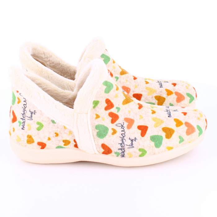 zapatillas de casa con corazones