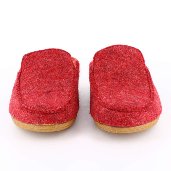 Frontal de las zapatillas de estar por casa