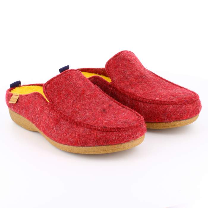 foto vista zapatillas de estar por casa de fieltro rojo