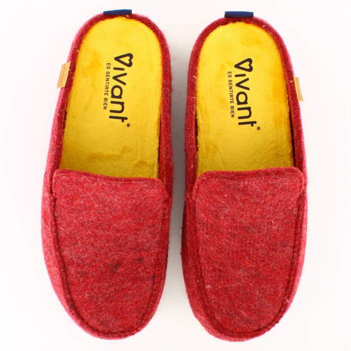 Vista superior de zapatillas de fieltro para hombre