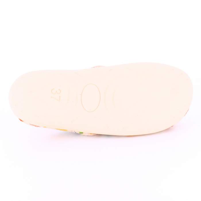 Foto de la suela de las Zapatillas de estar por casa tipo zueco de fieltro con ilustraciones de madebycarol en color beige Foto de la suela de las Zapatillas de estar por casa tipo zueco de fieltro con ilustraciones de madebycarol en color beige