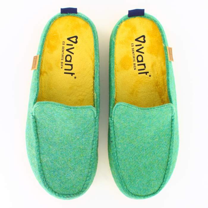 Vista superior de las zapatillas de hombre vivant en fieltro color verde