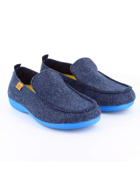 zapatillas de estar por casa fabricadas en fieltro de color azul marino con suela de goma