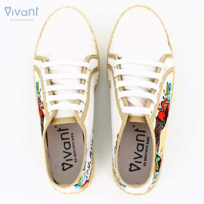 Bambas blancas de lona con diseño de made by carol y suela de goma