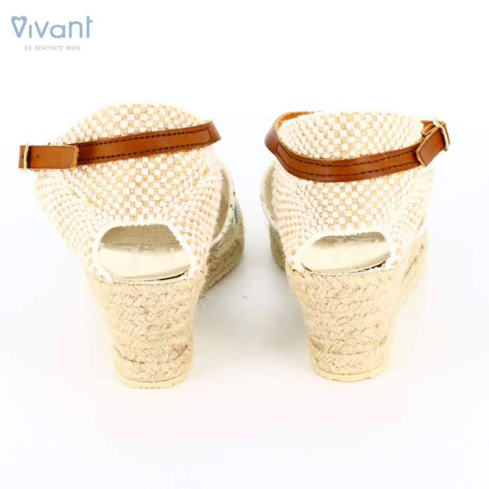 vista trasera de sandalias de esparto con tacón