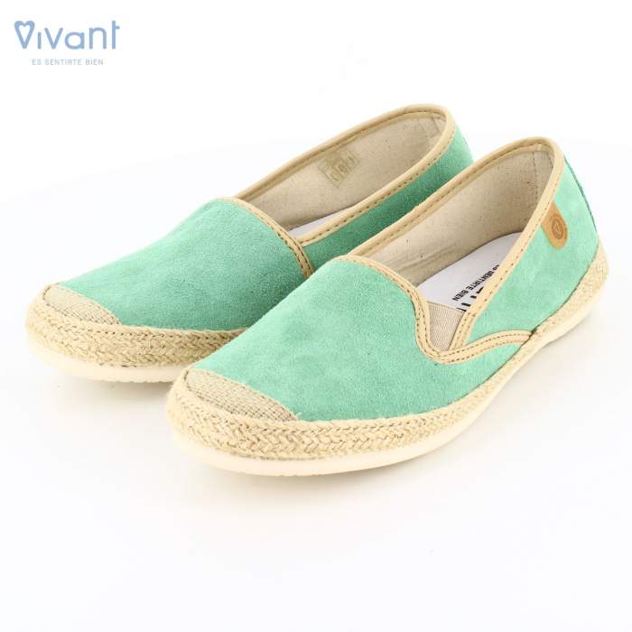 lateral de las alpargatas verdes con suela de yute para mujer