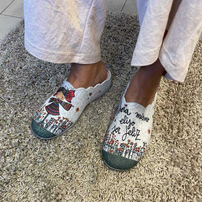 Zapatilla de Casa "Ahora mismo elijo ser feliz" Fieltro Gris