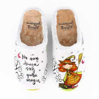 Zapatillas de Casa "No soy bruja, soy pura magia" Evory Gris 2