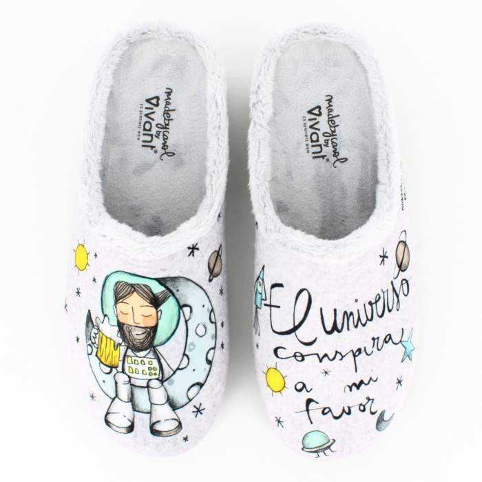 Zapatillas de casa "El universo...
