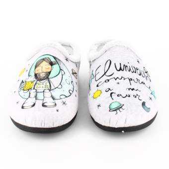 Zapatillas de casa "El universo conspira a mi favor" Inverness Gris 2