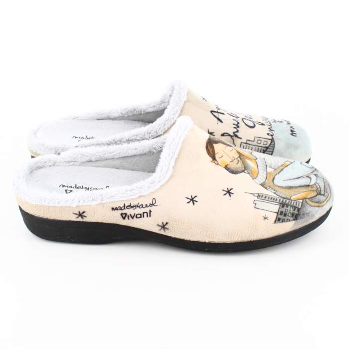 Zapatillas de Casas "Aquí huele a...