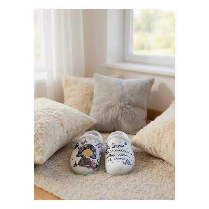 Zapatilla de Casa "Sigue tus sueños... Zapatilla de Casa "Sigue tus sueños...