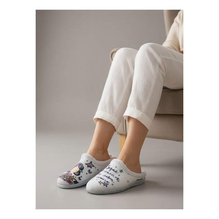 Zapatilla de Casa "Sigue tus sueños... Zapatilla de Casa "Sigue tus sueños...