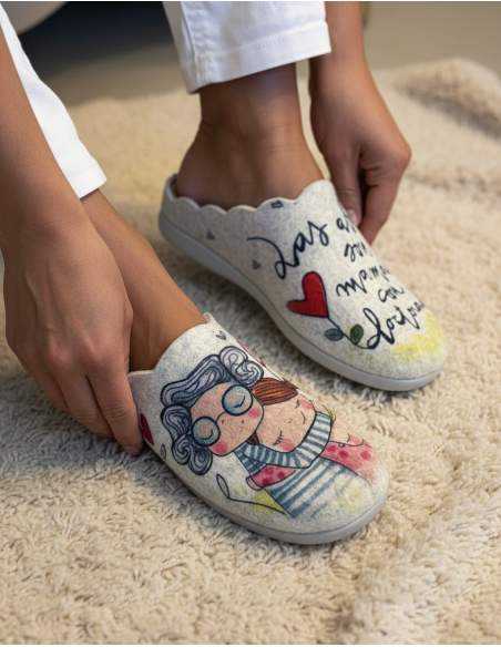 Zapatilla de Casa "Las abuelas son mamás con doctorado" Fieltro Gris
