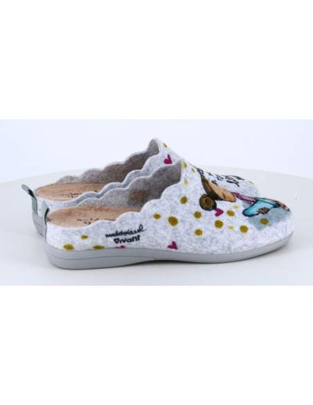 🍺 Zapatillas de estar por casa “Si tienes estrés, bébete tres” – Humor, descanso y buen rollo| Vivant